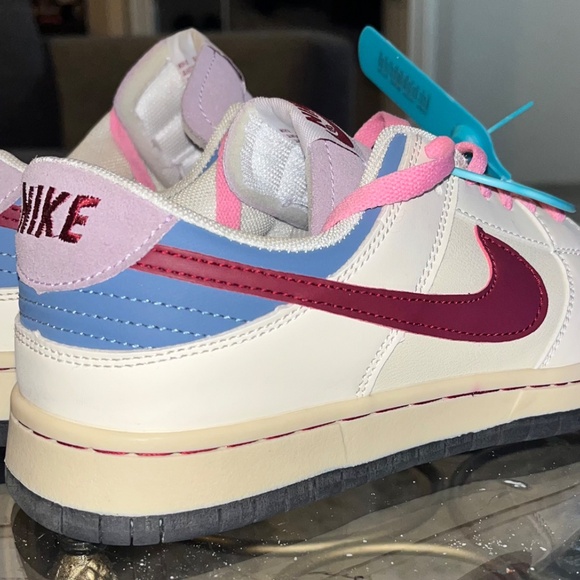 Brand New Nike SB Dunk Womens Athletic Shoes. Size 8.5 - Picture 7 of 9